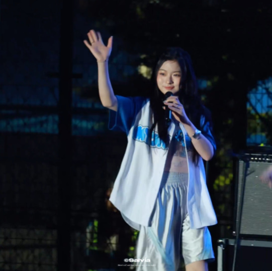 키키 키야 wearing PB026B